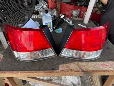 No 28-2-5 Subaru Legacy BM BR Sedan Rear Lamp Jpn