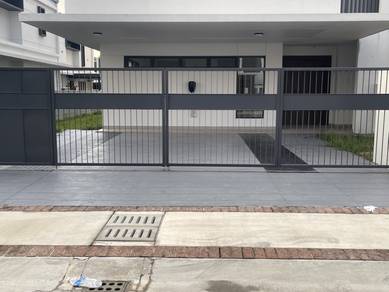 16 ft Main Gate