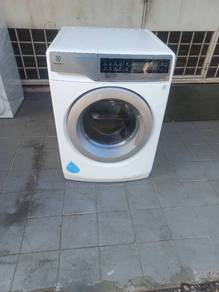 Electrolux front load hot washer mesin basuh 11.k