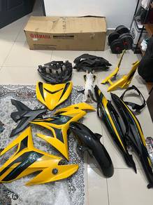 cover set y15💛 dapat sekali Helmet arai