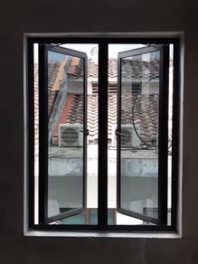 Aluminium & Kace (Tingkap Swing) (Bilik)