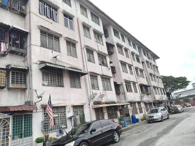 Flat For Sale in Flat Garnet