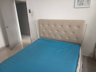 Queen Bed