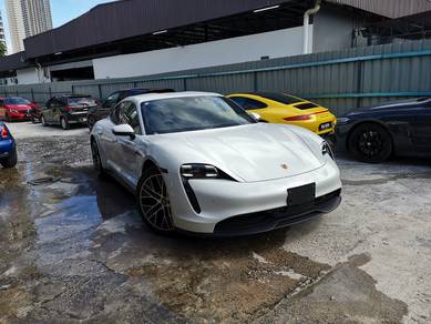 Porsche Taycan - in Old Klang Road, KUL