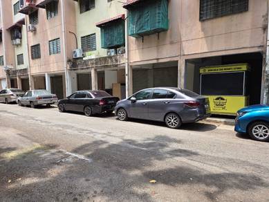 Shop lot For Sale in Seri Kembangan,SGR