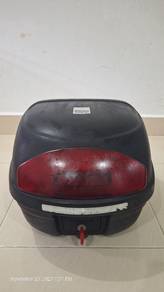GIVI Top Box / Box Motor – Masih Kukuh 