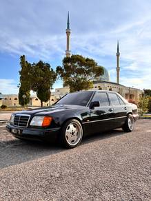 Mercedes Benz 200 in Batu Pahat, JHR