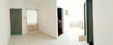 Apartment For Rent in Country Heights