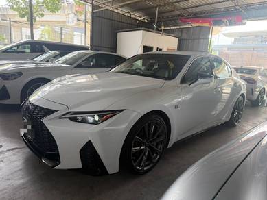 Lexus IS 300 F-SPORT in Cheras, SGR