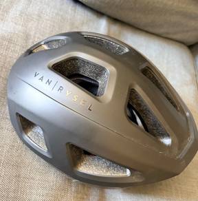 Helmet jarang pakai. macam baru!