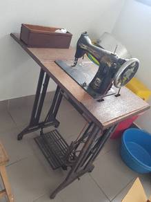 Singer Sewing Machine For Sale