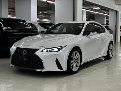 Lexus IS 300 VERSION L in Kota Damansara, SGR