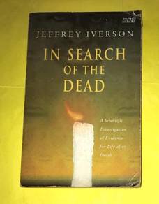 IN SEARCH OF THE DEAD BOOK Buku