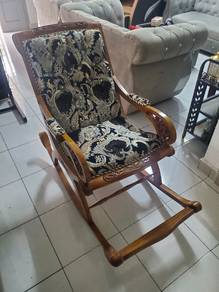 Kerusi Goyang (KAYU JATI)