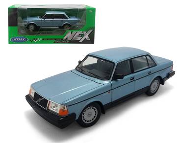 VOLVO 240 GL 1:24 Diecast Model Car - Blue