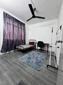 Room in Puchong, SGR