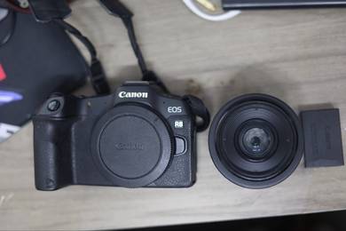 eos r8 & 35mmrf lens
