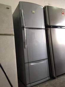 Toshiba 3 doors fridge PetiSejuk Ais Refrigerator