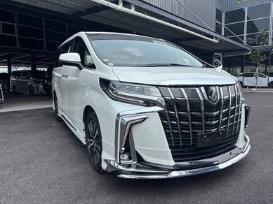 Toyota Alphard SC in Ampang Hilir, KUL