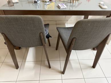 Table with 2 chair