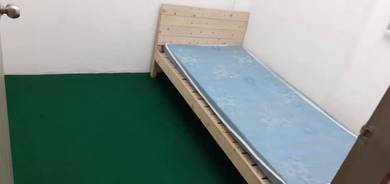 Room in Putatan, SBH