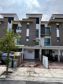 Townhouse Condo For Sale in Cempaka Seri @ Kota Seriemas
