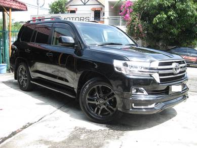 Toyota Land Cruiser V8 in Jalan Kuching, KUL