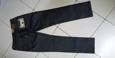 Levis skateboarding 