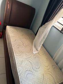 single bed with mattress