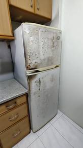 Peti sejuk / refrigerator