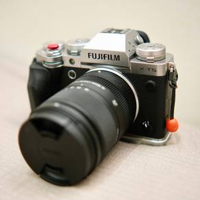 Fujifilm X-T5 Silver Body | 25K SC | 99%
