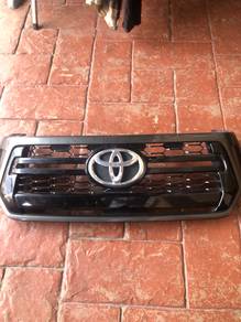 grill hilux rocco 2.8