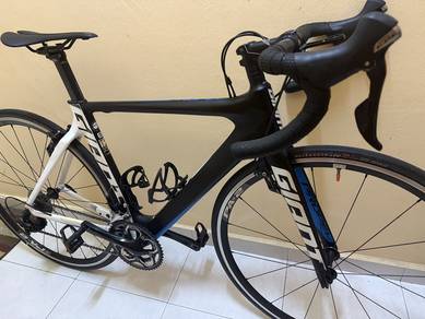 Giant Propel Advanced 2 — Carbon Road Bike