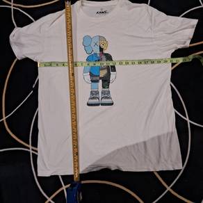 UT X KAWS Flayed Anatomy T-Shirt Saiz L