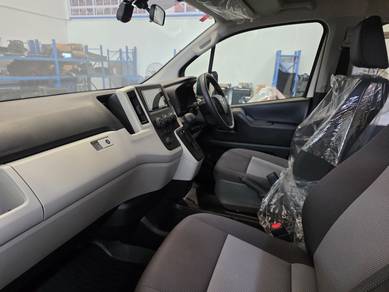 Toyota Hiace SLWB WINDOW VAN in Seri Kembangan, SGR