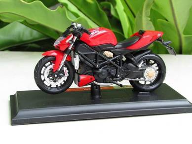 Maisto 1-18 Ducati Mod Streetfighter S Super Bike