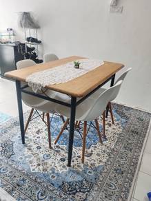 set meja makan Dan kerusi