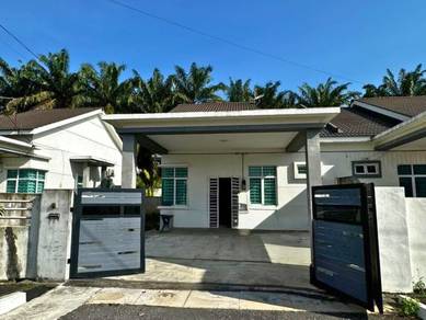 Semi-Detached House For Sale in Lunas,KDH