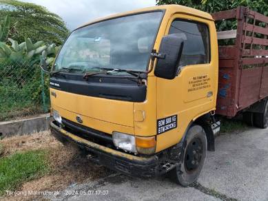 Lori 3tan NISSAN UD