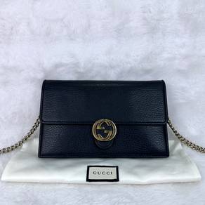 Gucci Black Pebbled Wallet on chain WOC