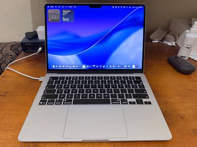 Macbook Air 13" AppleCare+ 16GB RAM 1TB Storage