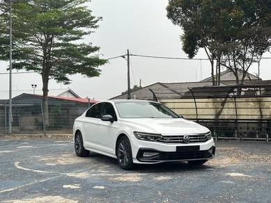 Volkswagen Passat R-LINE in Tampoi, JHR