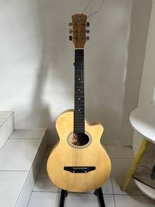 Gitar Akustik berserta Stand