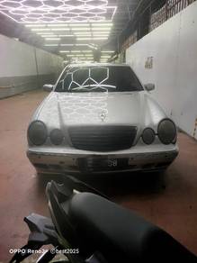 Mercedes Benz E240 240 CLASSIC (CBU) in Rawang, SGR