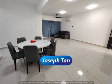 Condominium For Rent in Emerald Residence