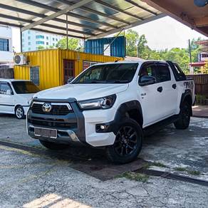 Toyota Hilux BLACK EDITION in Bintulu, SWK