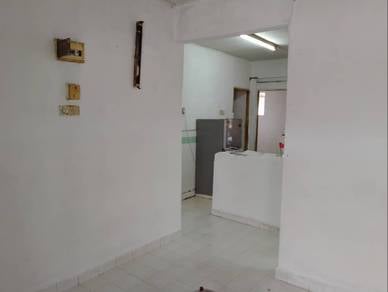 Flat For Sale in Gugusan Rosa