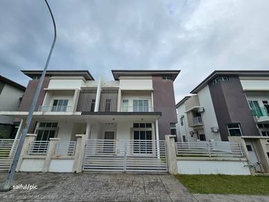 Semi-Detached House For Rent in Klang,SGR