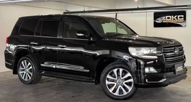 Toyota Land Cruiser ZX G-FRONTIER  in Seri Kembangan, SGR