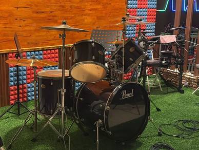 Pearl Drum Set